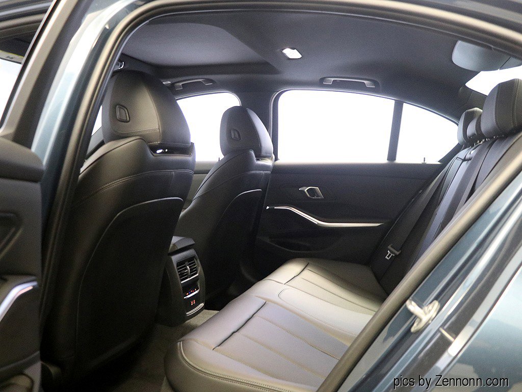 Used 2025 BMW 330i xDrive Sedan w/ M Sport Package image 13