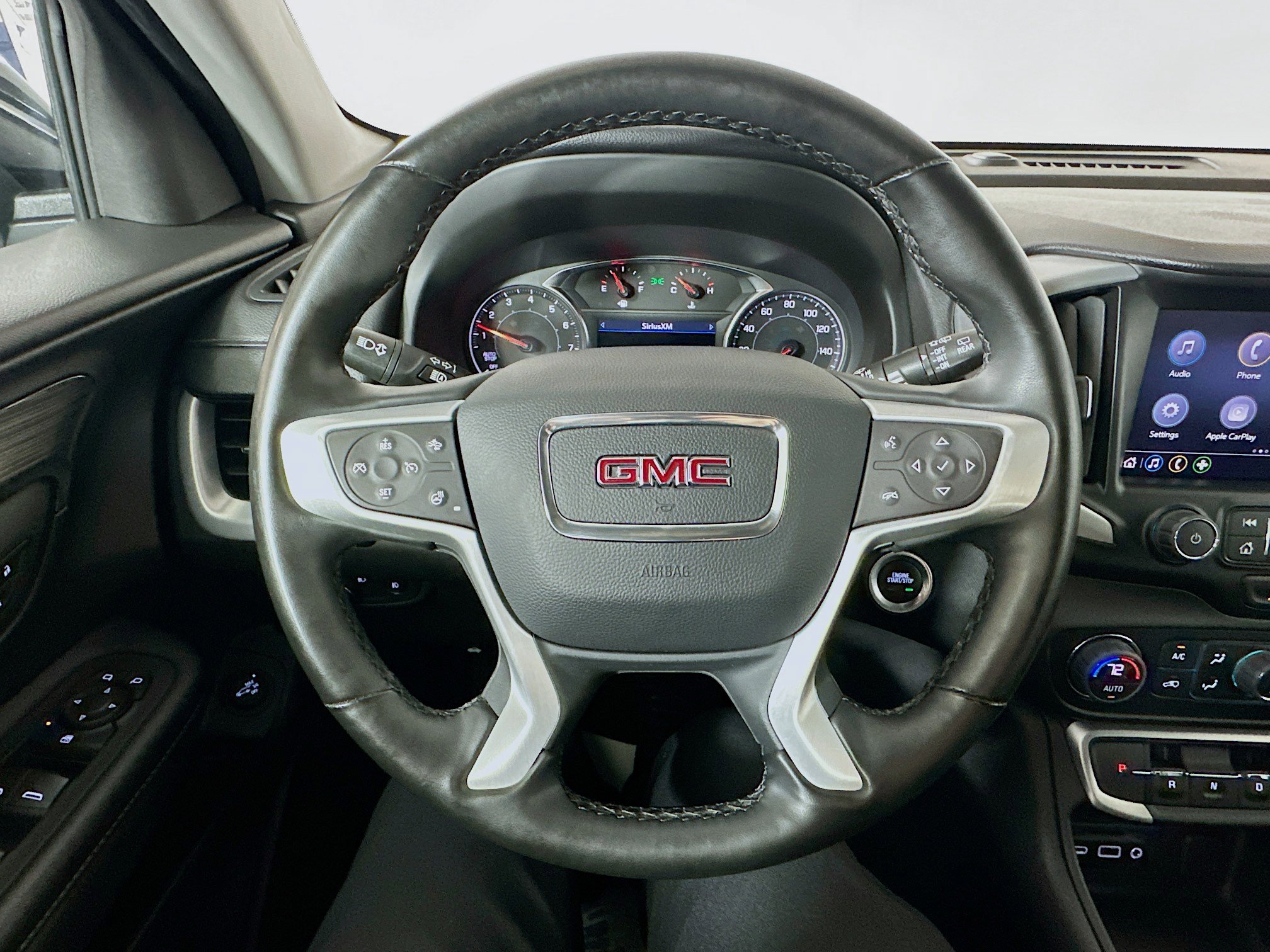 Used 2024 GMC Terrain SLT image 11