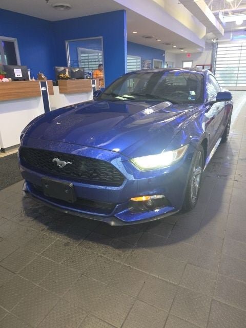 Used 2015 Ford Mustang Coupe w/ Equipment Group 051A RWD image 4