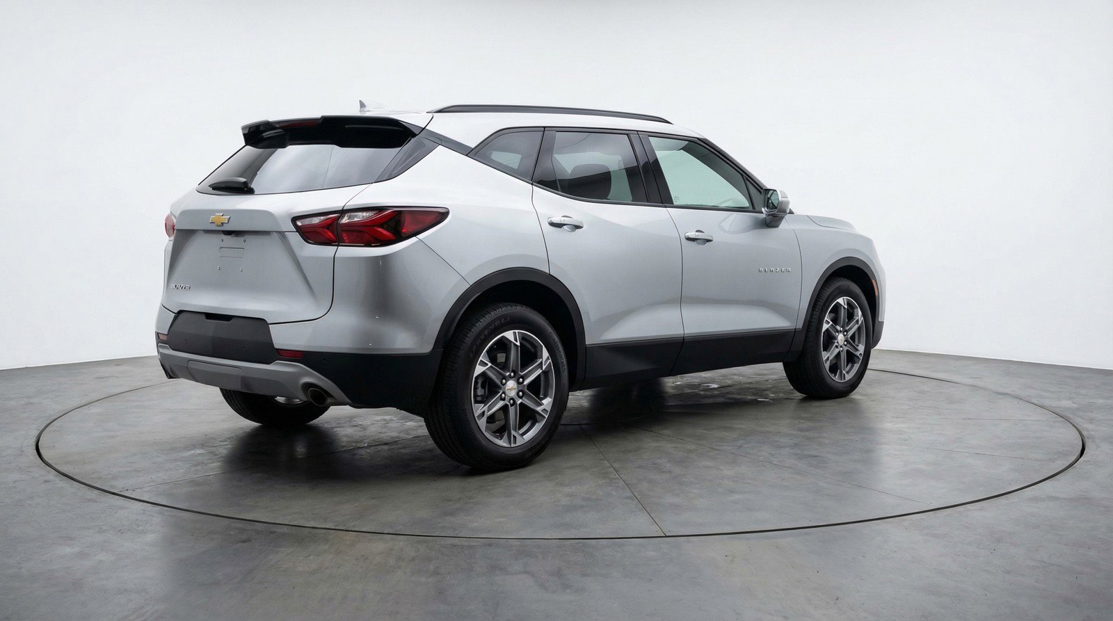 Used 2025 Chevrolet Blazer LT FWD image 9