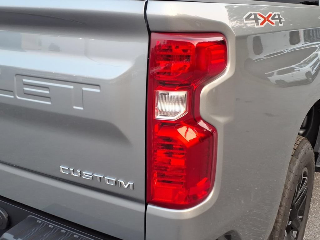 New 2026 Chevrolet Silverado 1500 Custom AWD/4WD image 11