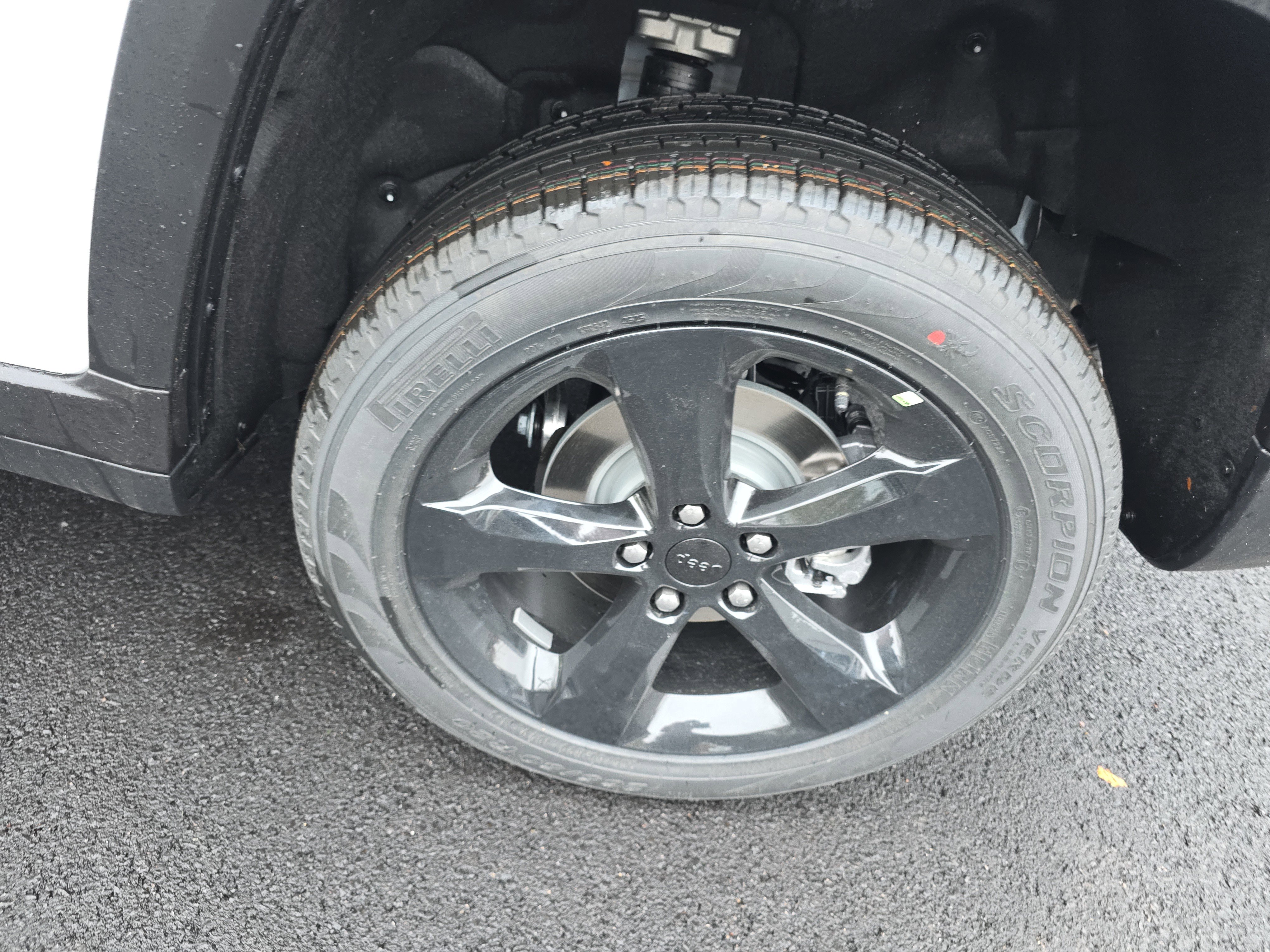 New 2025 Jeep Grand Cherokee Limited w/ Black Appearance Package image 32