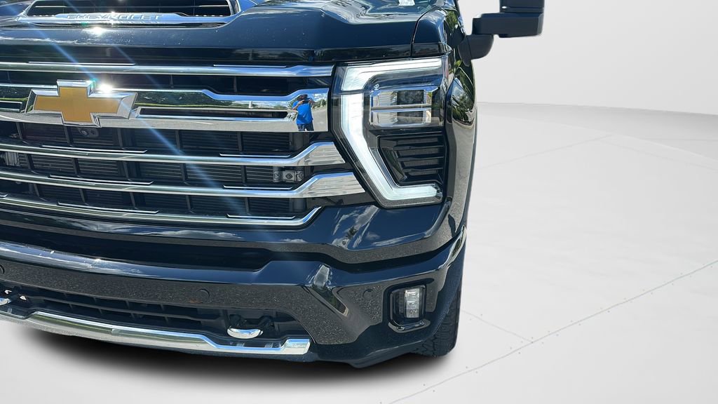 Used 2024 Chevrolet Silverado 2500 High Country w/ High Country Premium Package AWD/4WD image 35