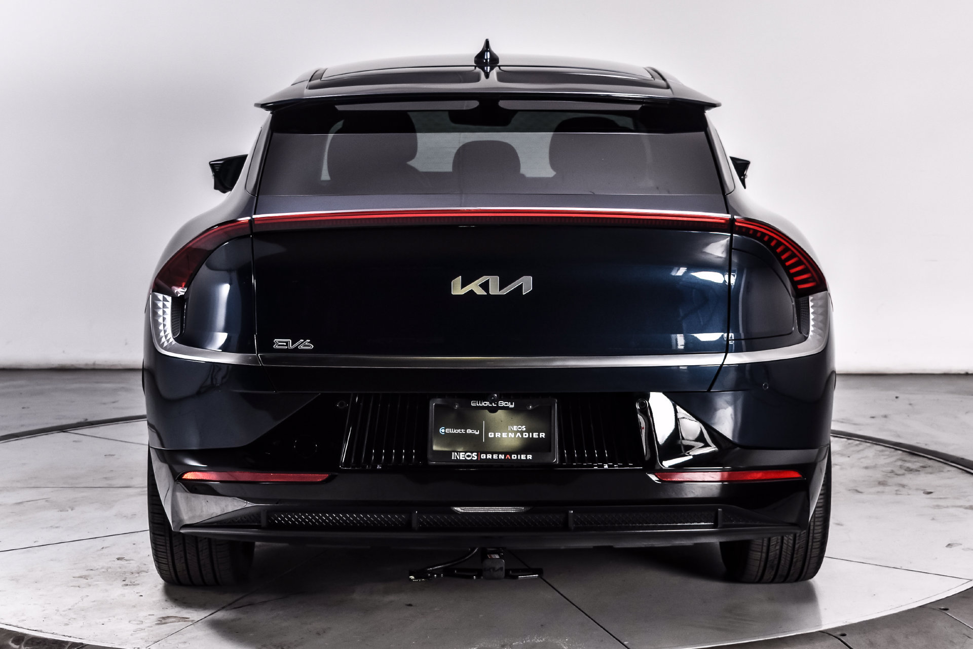 Used 2023 Kia EV6 Wind w/ Wind Technology Package AWD/4WD image 5