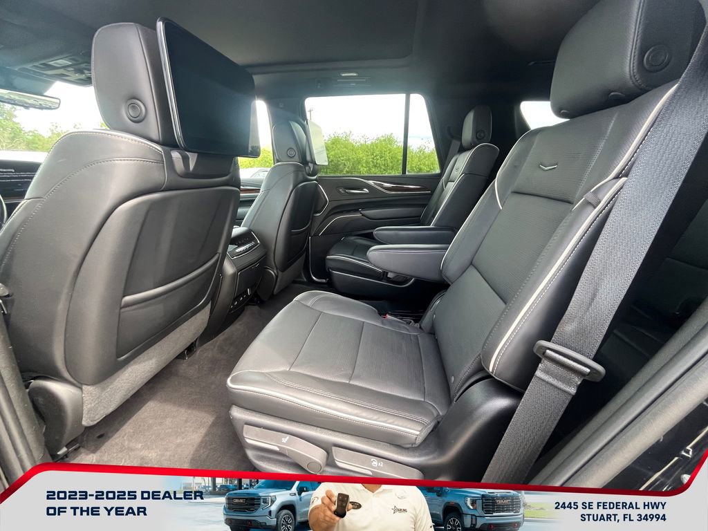 Used 2023 Cadillac Escalade Premium Luxury w/ Performance Package image 13