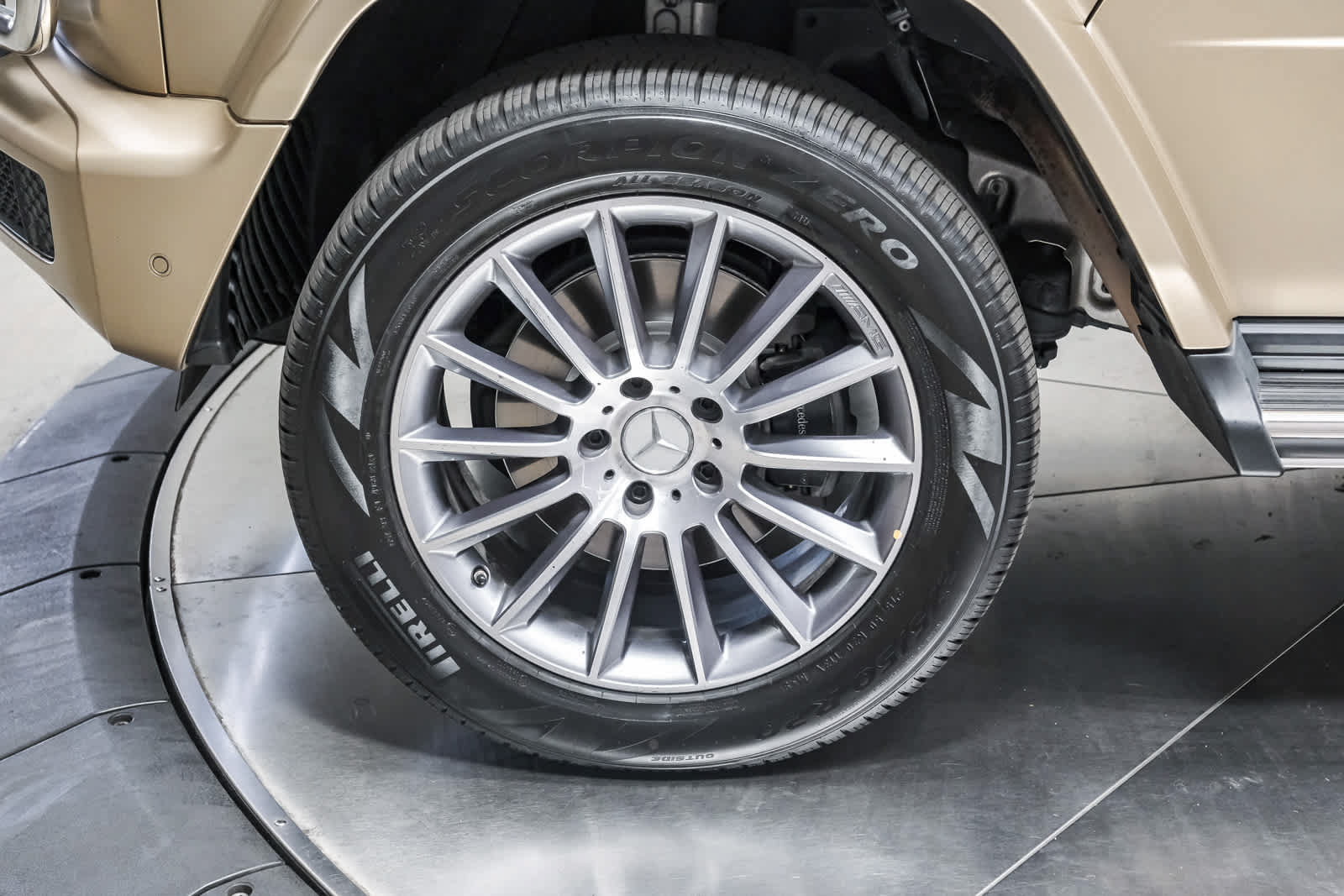 Used 2023 Mercedes-Benz G 550 image 10
