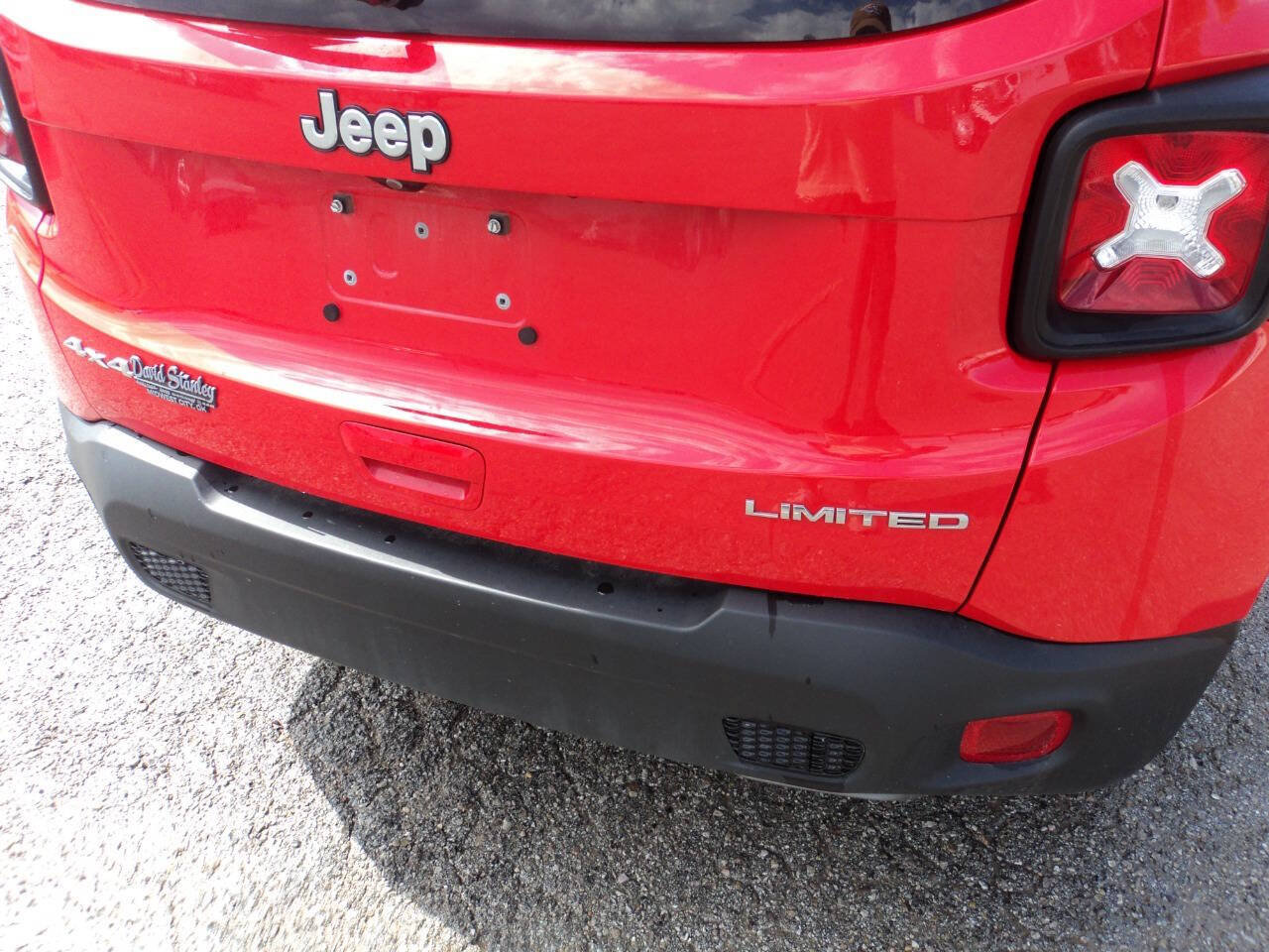 Used 2023 Jeep Renegade Limited AWD/4WD image 5