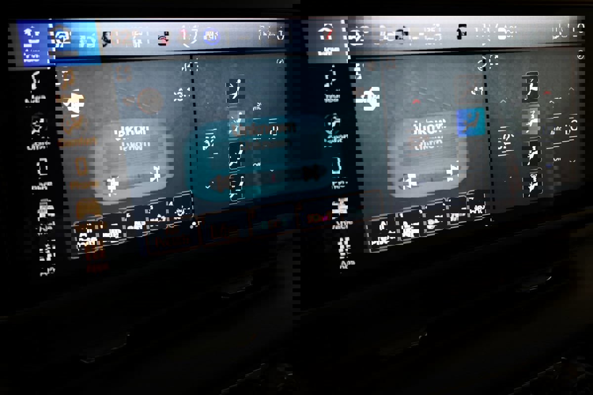 Used 2024 Jeep Wrangler Unlimited w/ Convenience Group image 48