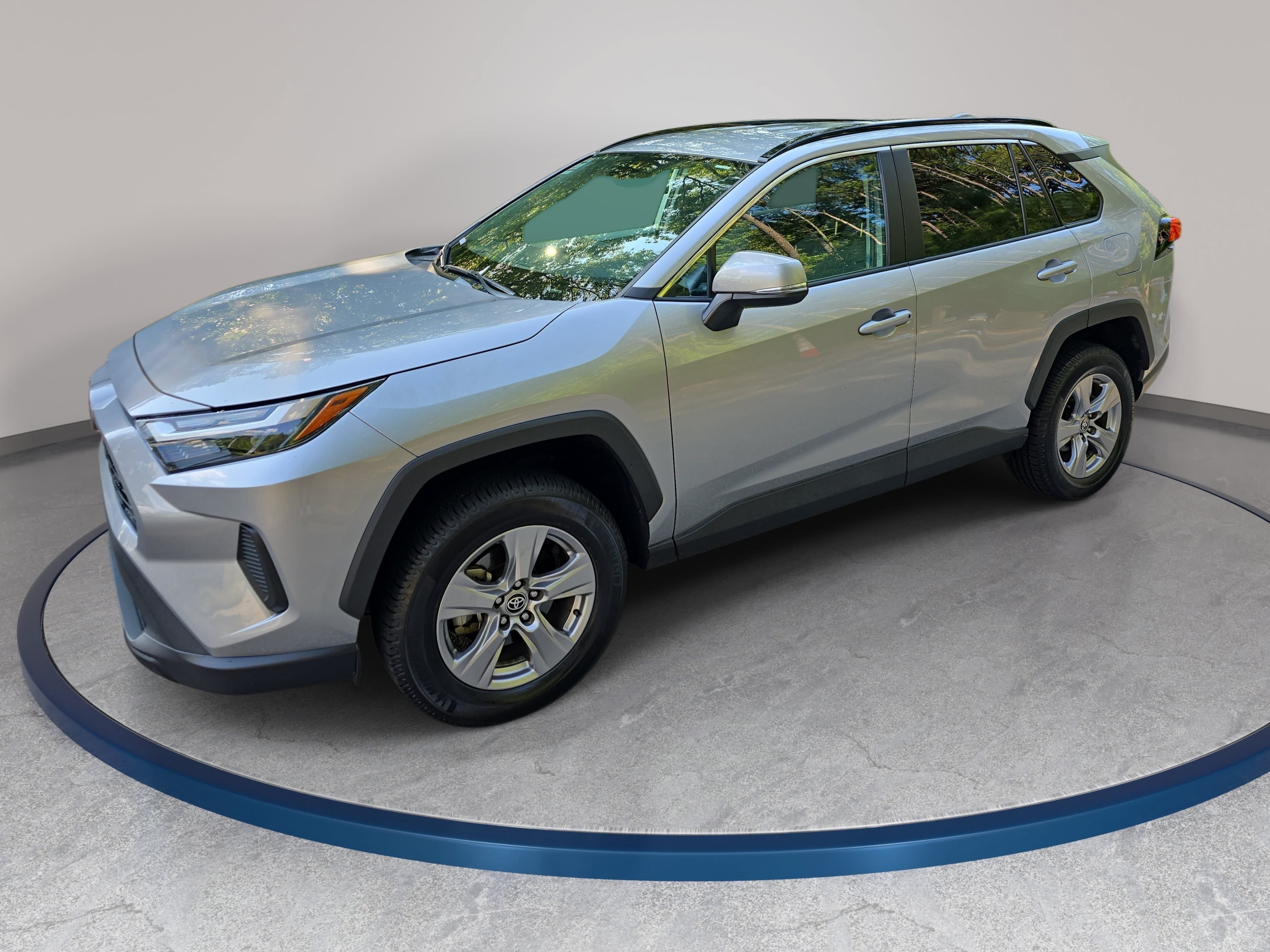 Used 2022 Toyota RAV4 XLE AWD/4WD video 1