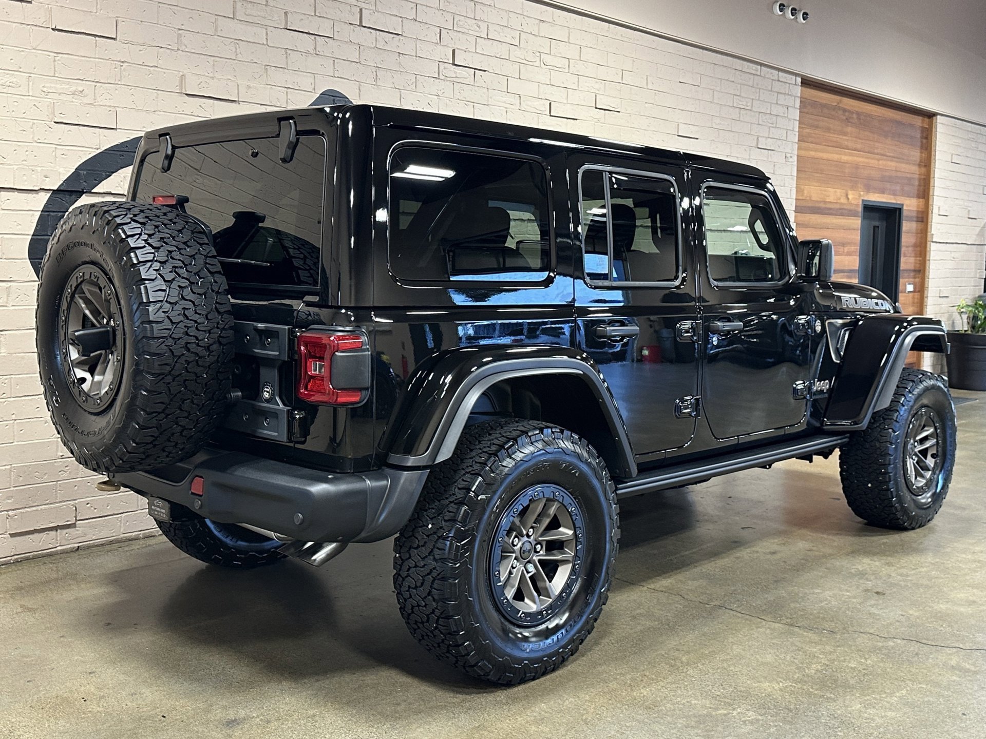 Used 2024 Jeep Wrangler Unlimited Rubicon 392 image 4