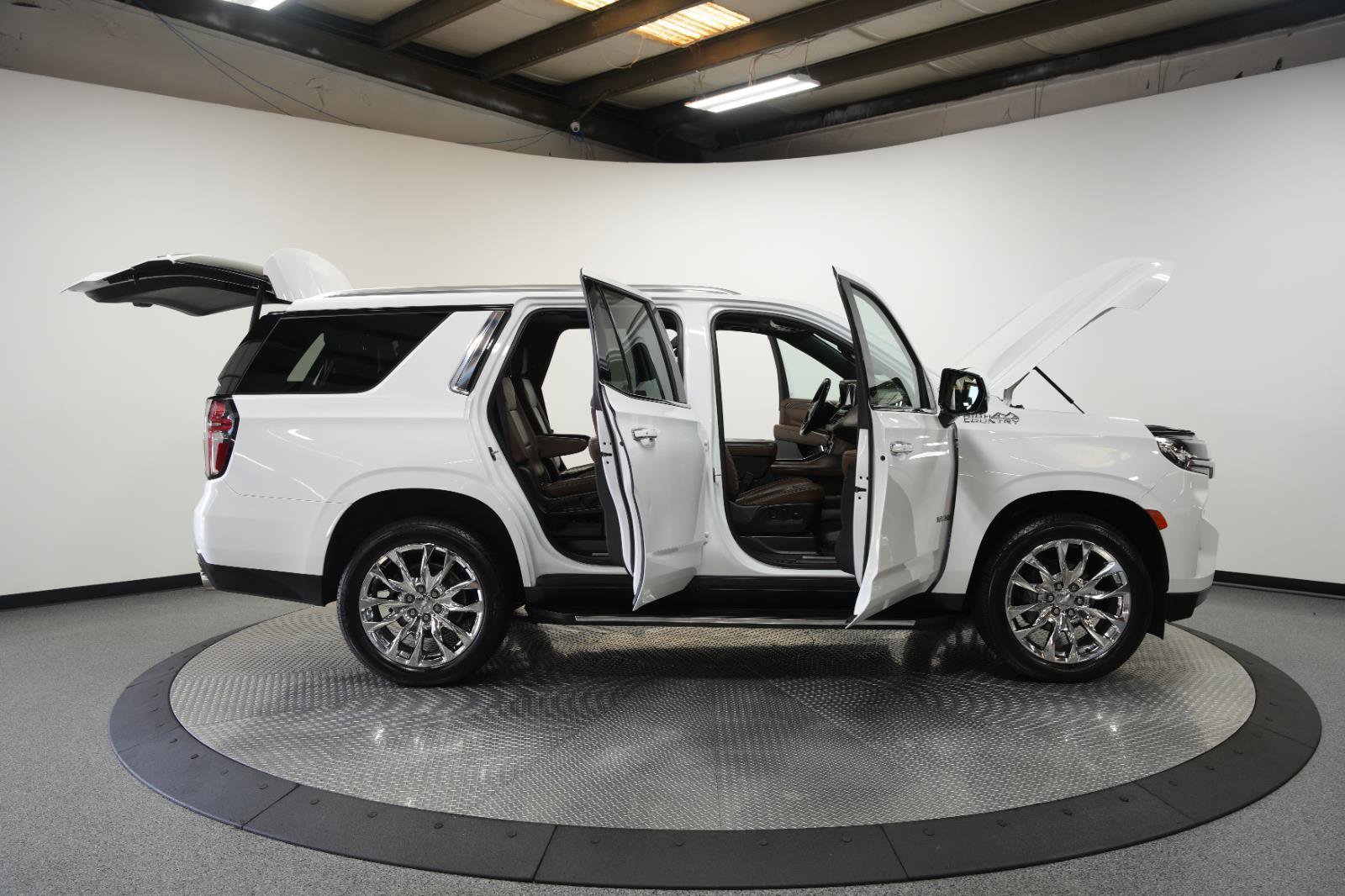 Used 2022 Chevrolet Tahoe High Country AWD/4WD image 10
