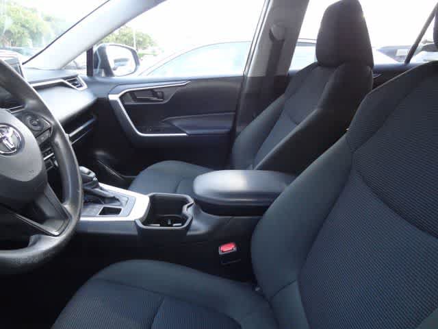 Used 2023 Toyota RAV4 LE AWD/4WD image 7