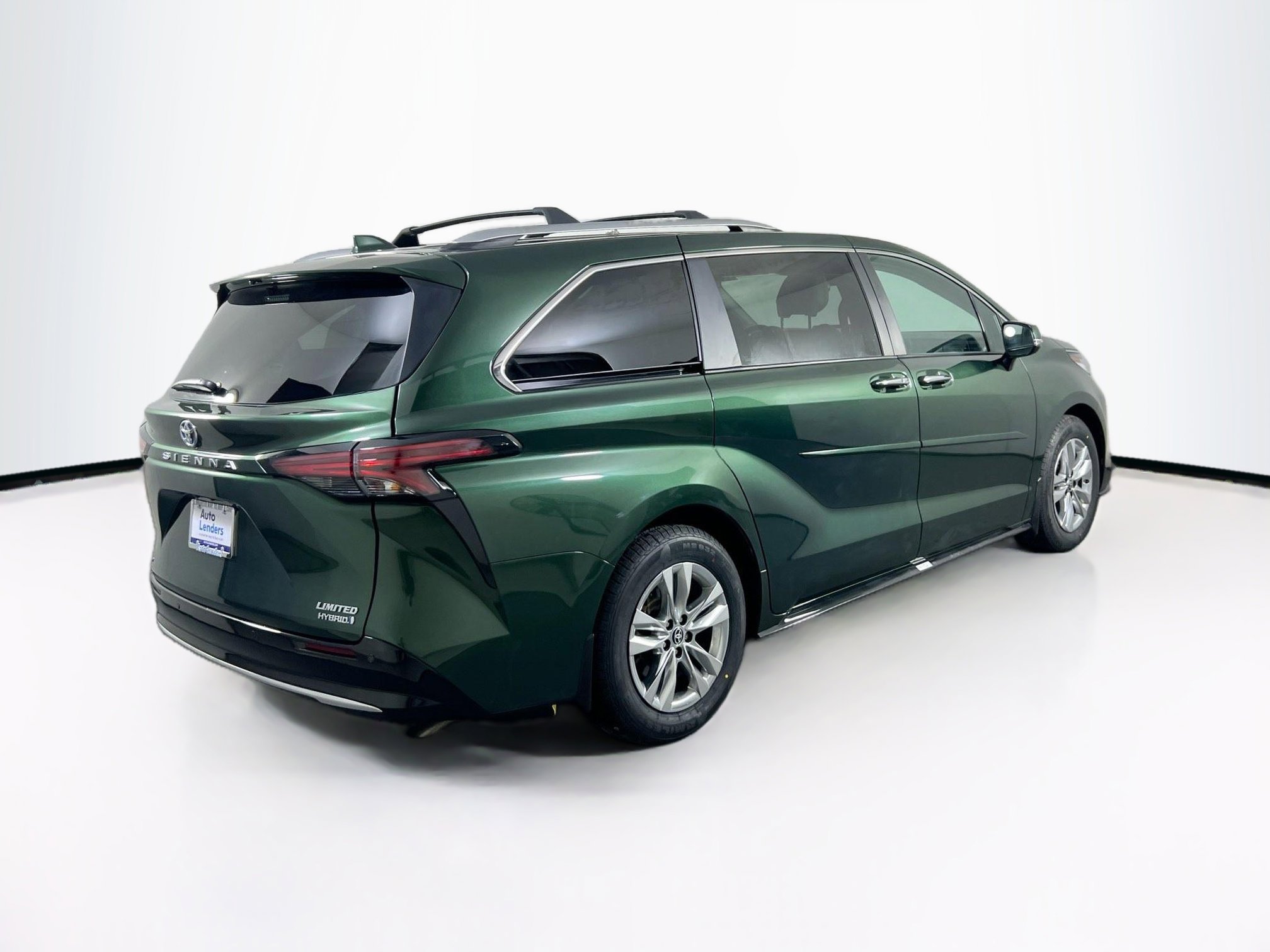 Used 2022 Toyota Sienna Limited image 5