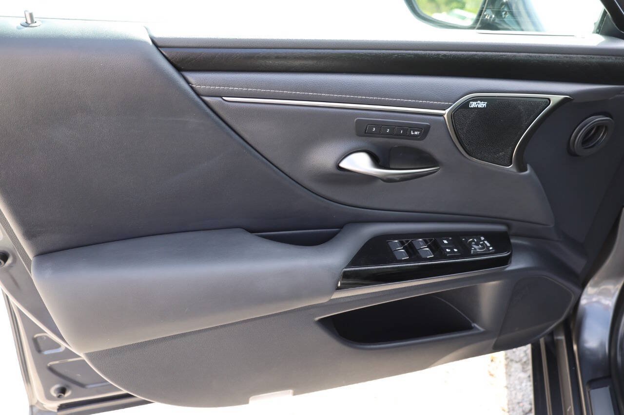 Used 2023 Lexus ES 250 w/ Premium Package AWD/4WD image 12