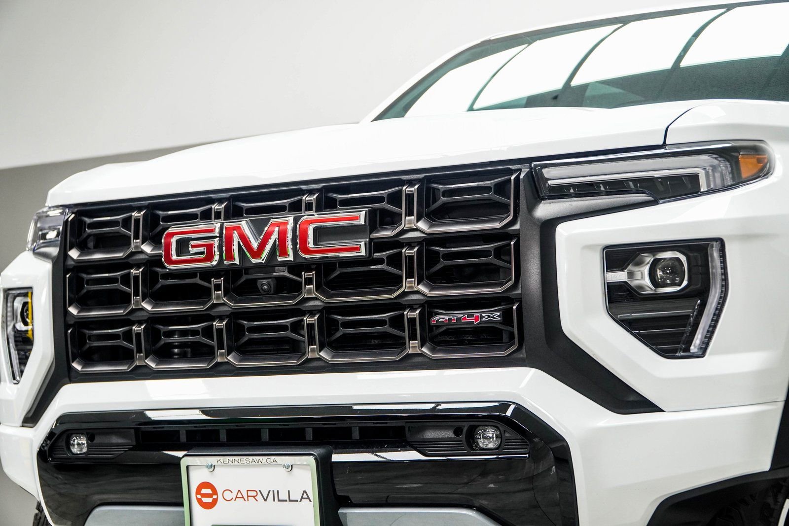 Used 2024 GMC Canyon AT4X image 2