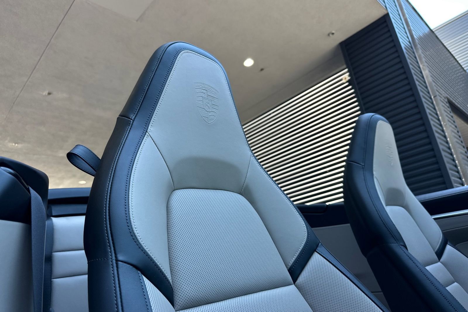 Used 2025 Porsche 911 Carrera RWD image 19