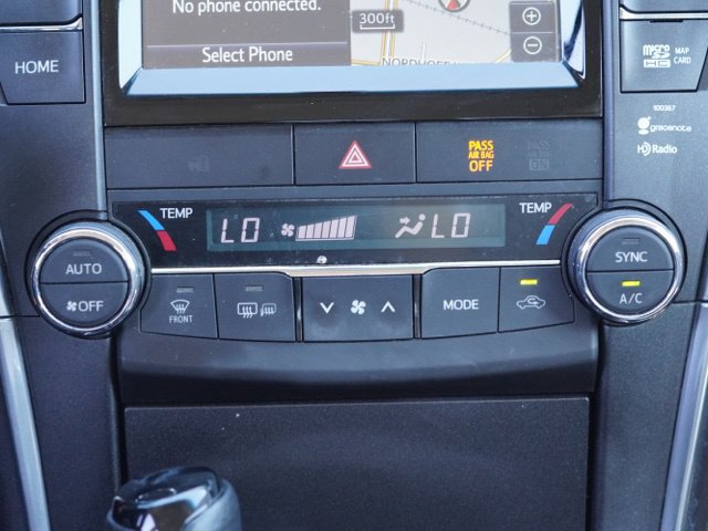 Used 2015 Toyota Camry XSE FWD image 26