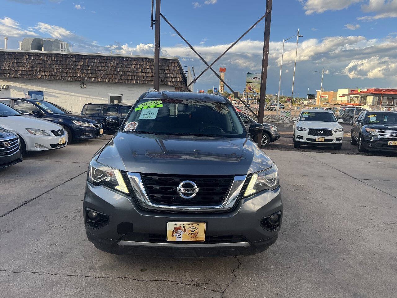 Used 2019 Nissan Pathfinder SV AWD/4WD image 2