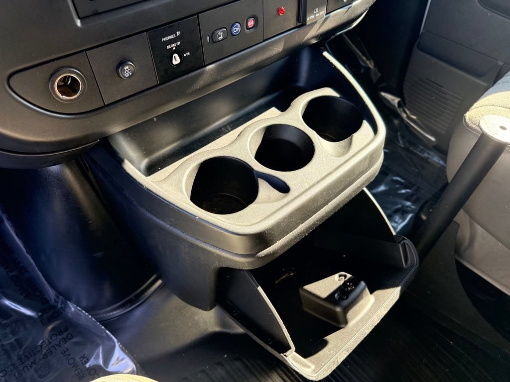 Used 2015 Chevrolet Express 3500 RWD image 20