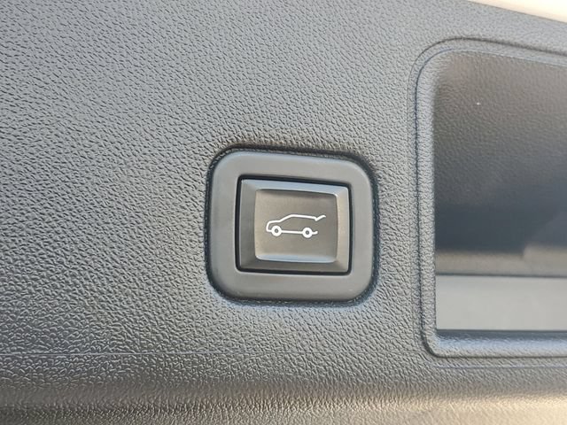 Certified 2021 GMC Terrain SLT w/ Infotainment Package II AWD/4WD image 9