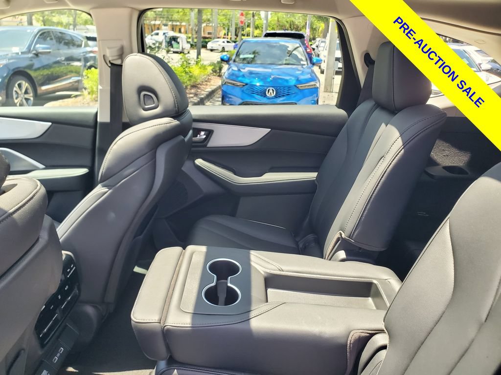 Used 2024 Acura MDX SH-AWD image 12