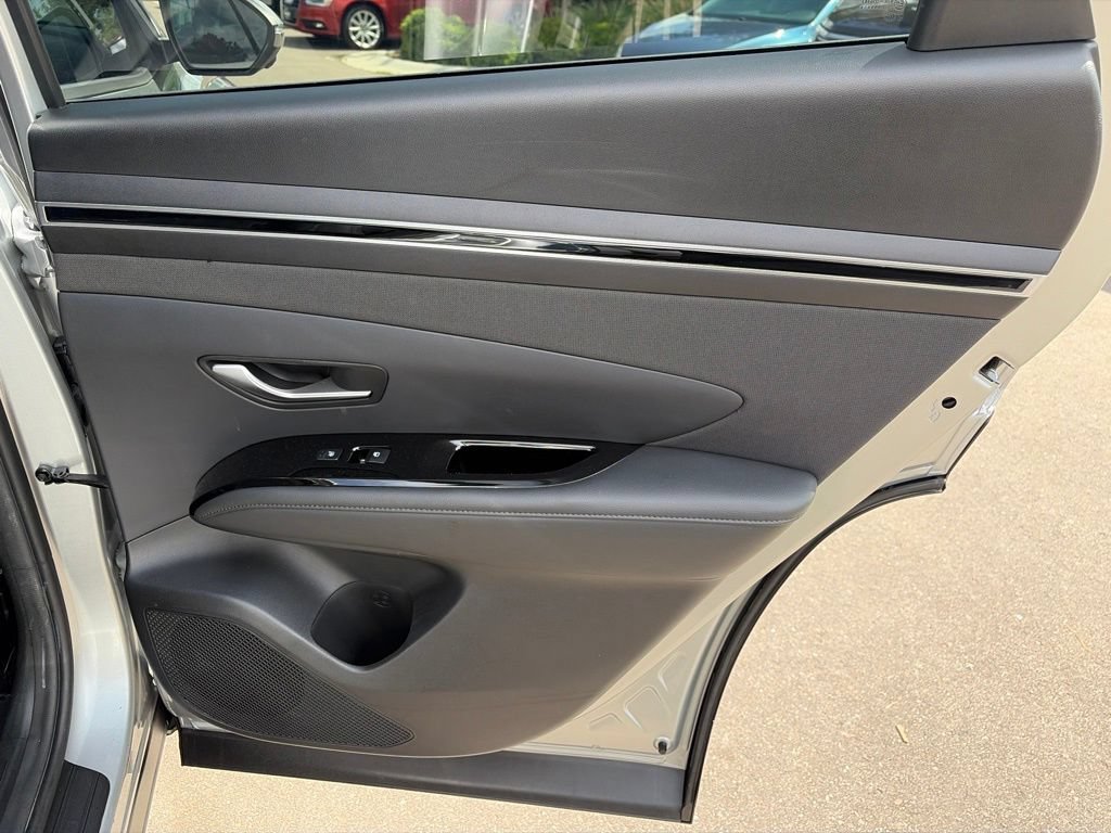 Used 2022 Hyundai Tucson Limited AWD/4WD image 16