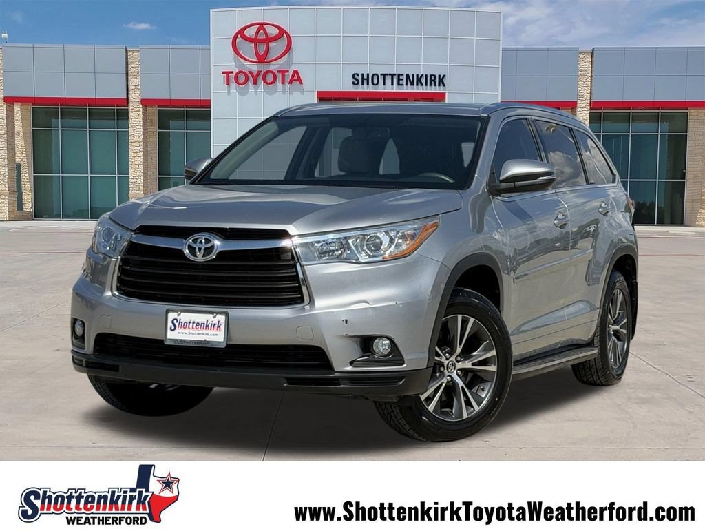 Used 2016 Toyota Highlander XLE FWD image 1