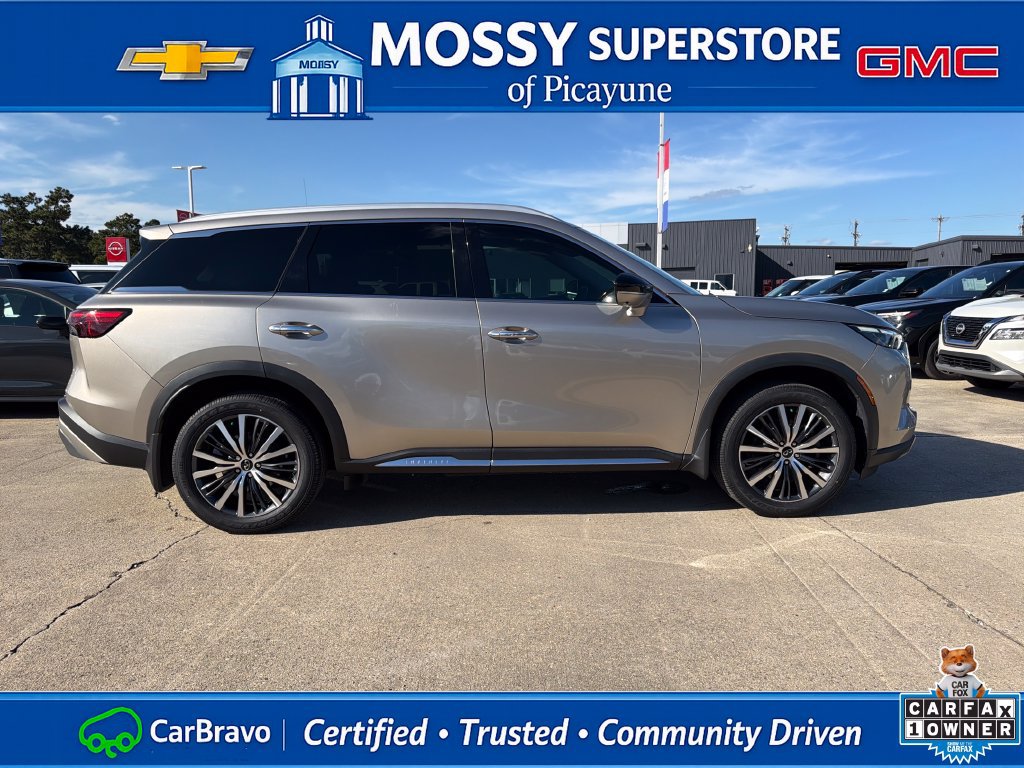 Used 2023 INFINITI QX60 Sensory w/ Cargo Package FWD image 7