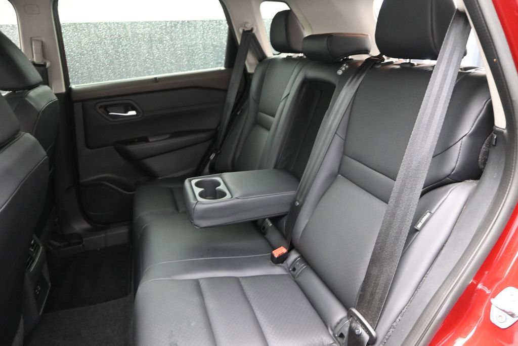 Used 2023 Nissan Rogue SV w/ SV Premium B Package FWD image 14