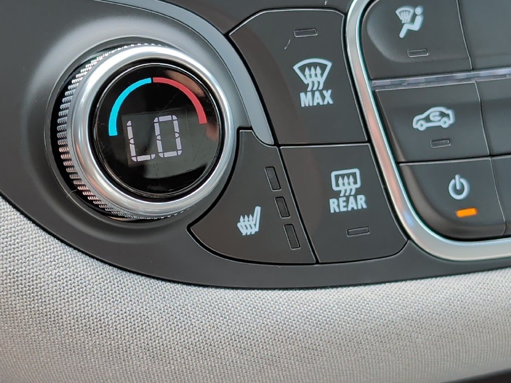 Used 2024 Chevrolet Malibu LT FWD image 27