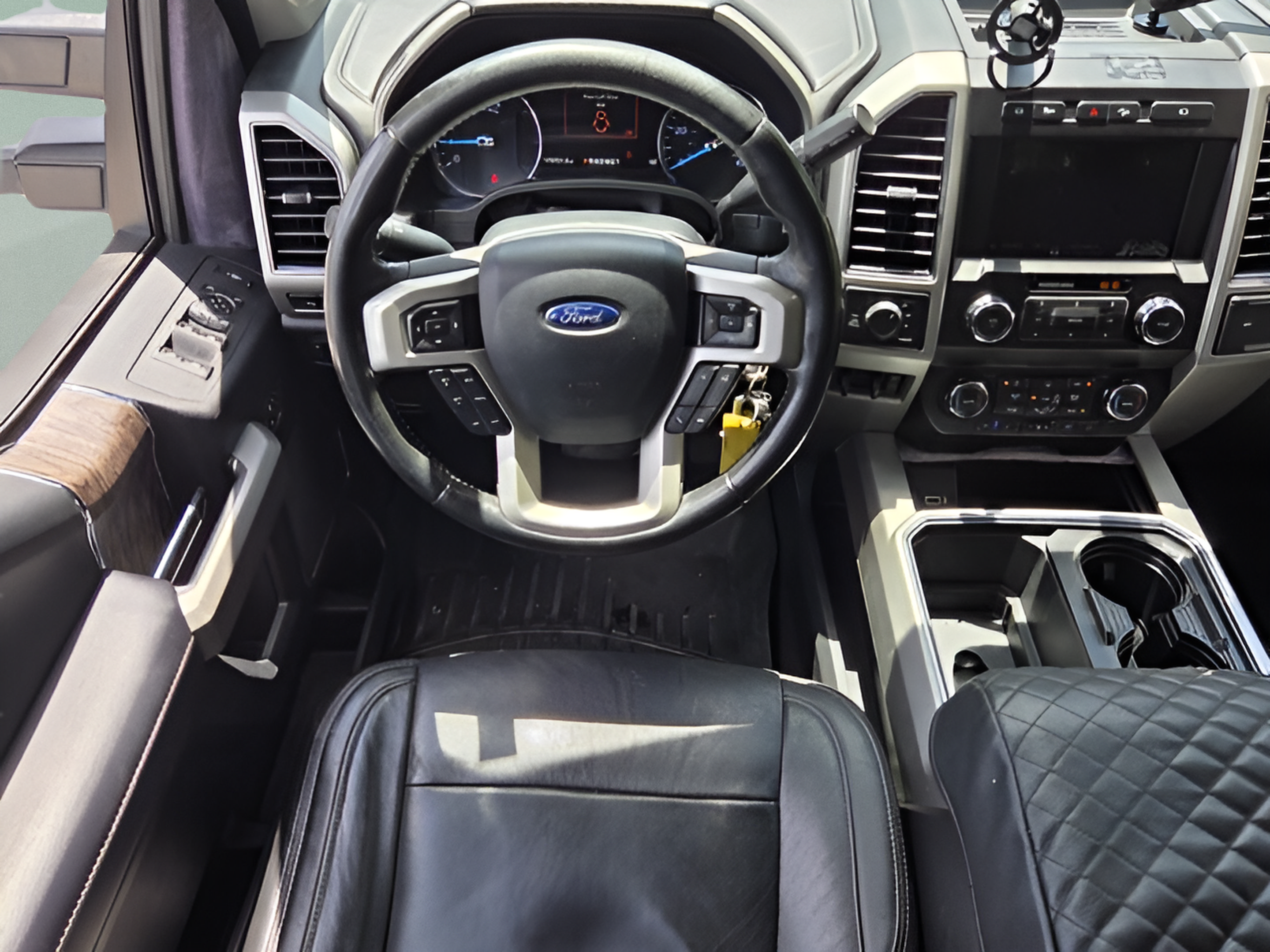 Used 2019 Ford F350 Lariat w/ Lariat Value Package AWD/4WD image 11