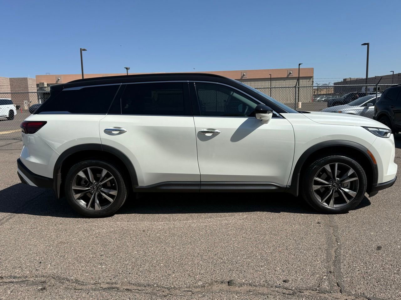 Certified 2024 INFINITI QX60 Luxe w/ Cargo Package image 4