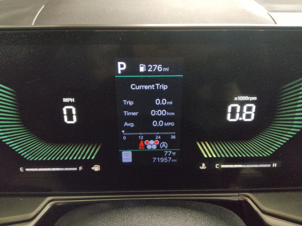 Used 2024 Kia Sorento LX FWD image 23