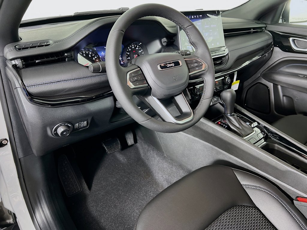 New 2026 Jeep Compass Latitude AWD/4WD image 9