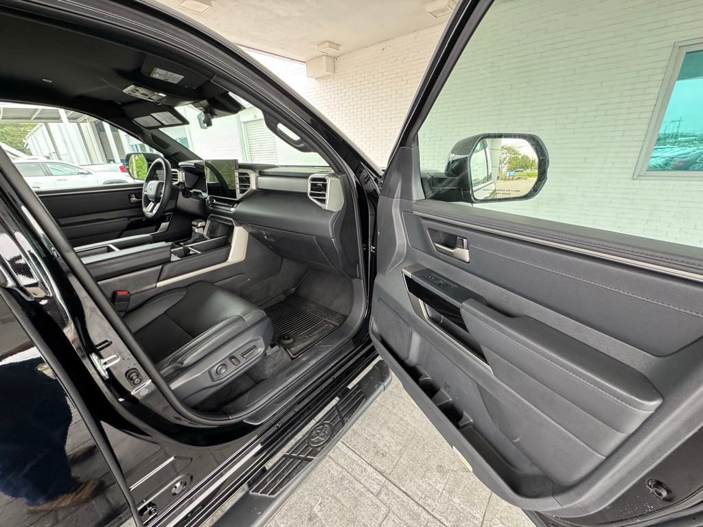Used 2025 Toyota Tundra Limited AWD/4WD image 15