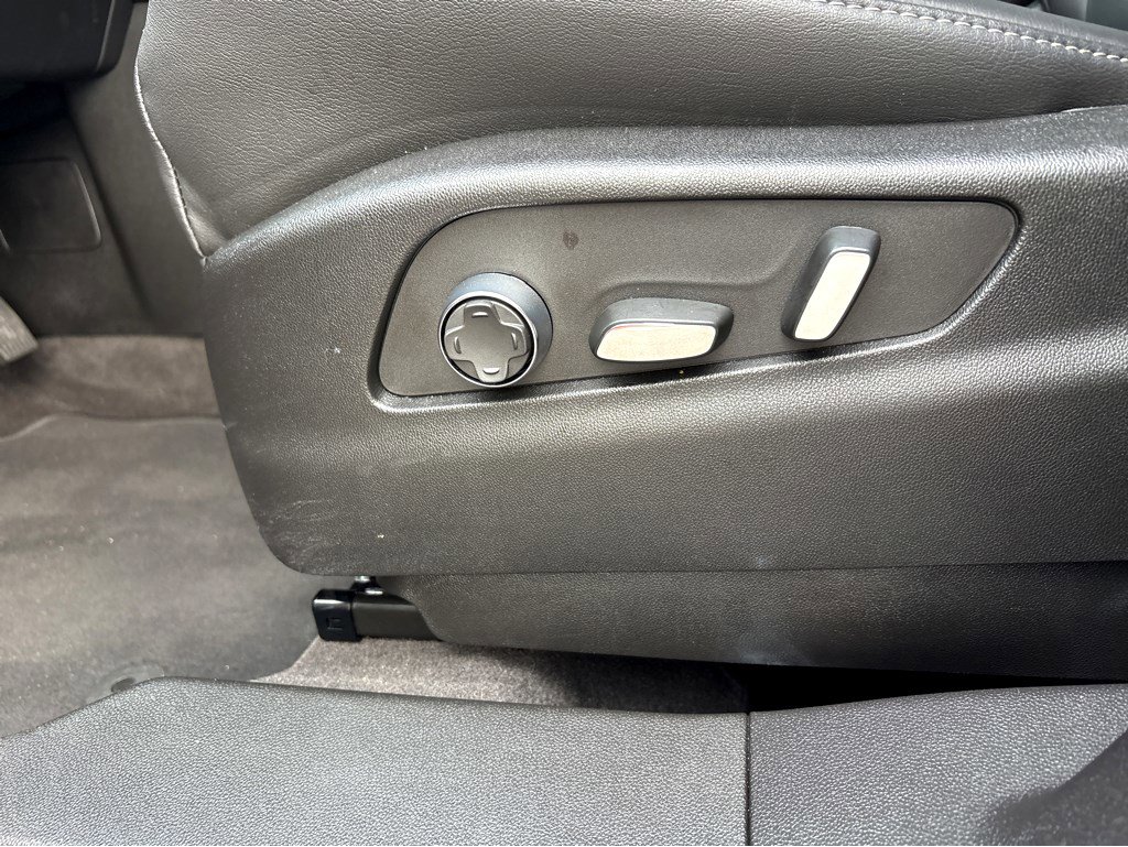 Certified 2025 Cadillac XT4 Premium Luxury image 20