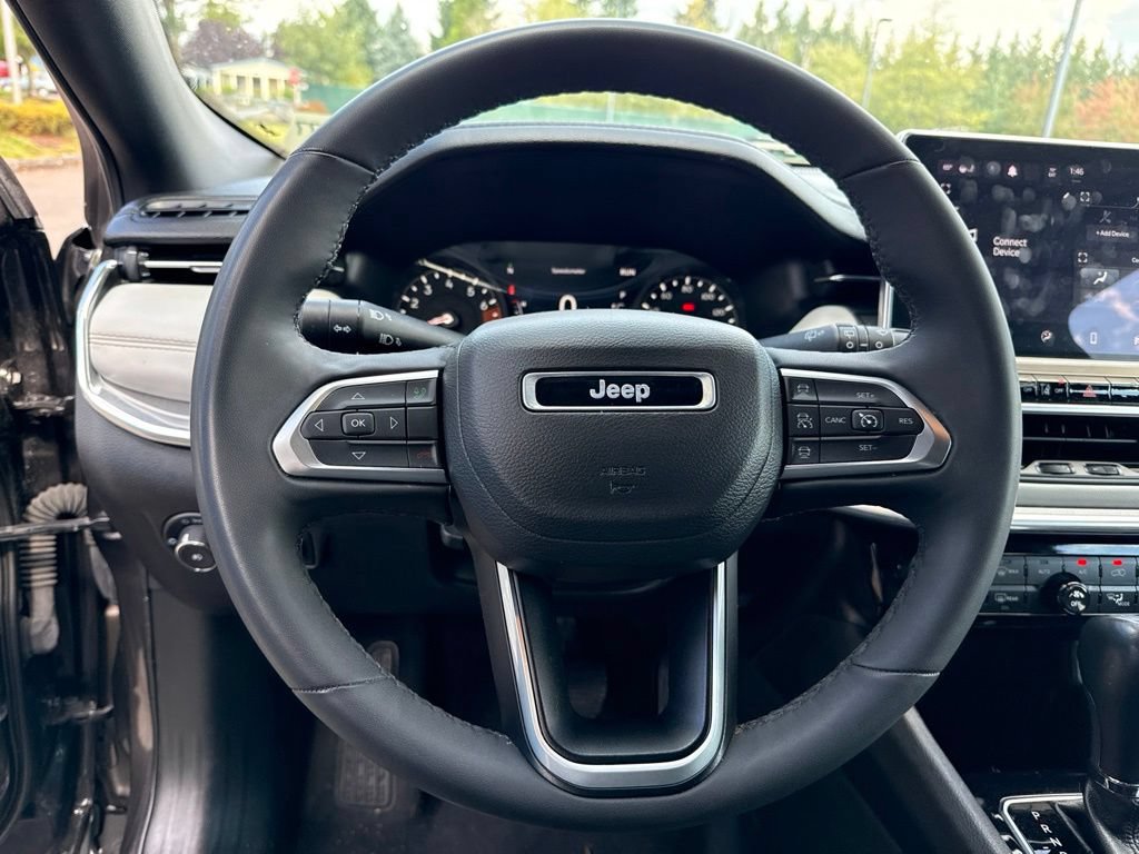 Used 2023 Jeep Compass Limited AWD/4WD image 10
