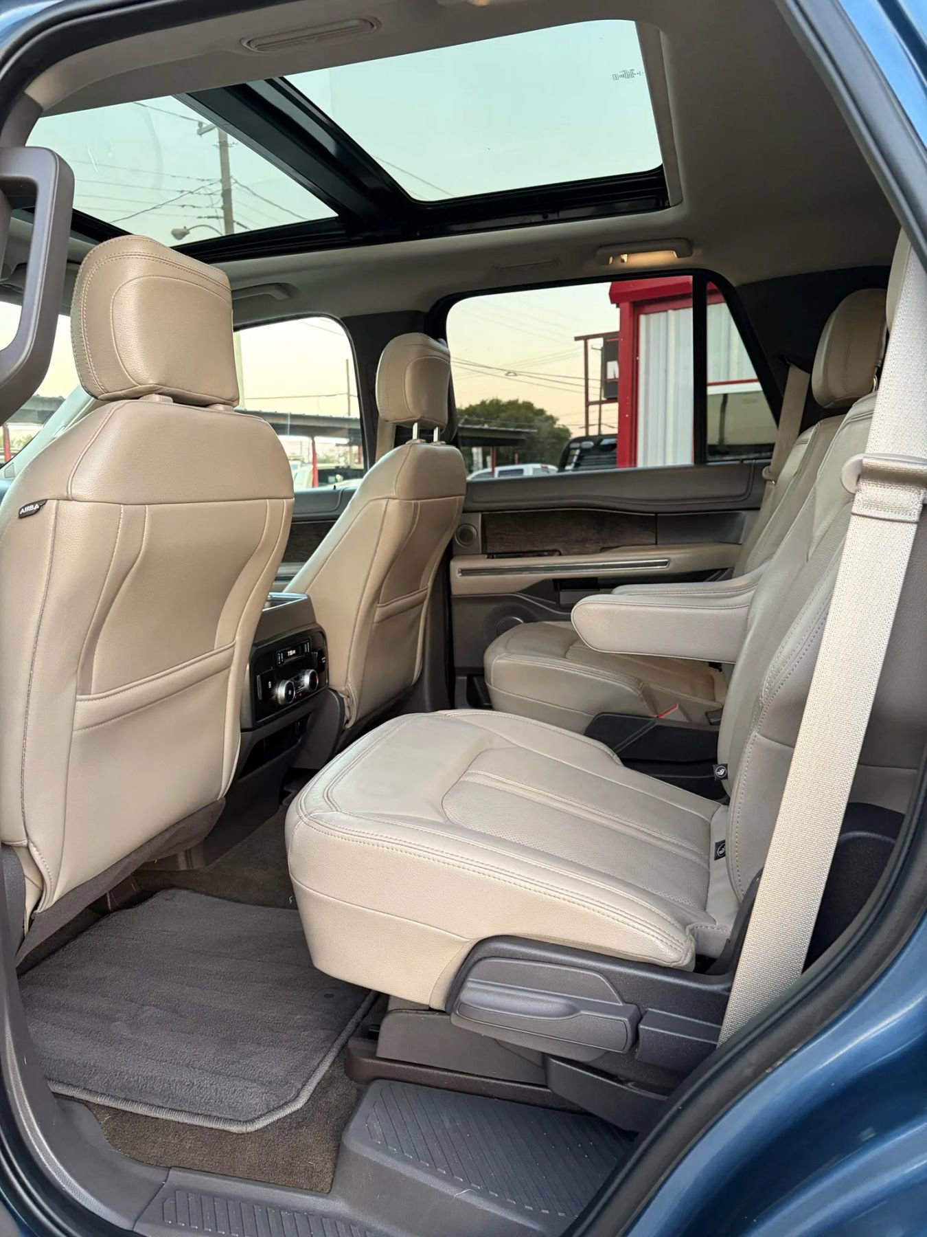 Used 2020 Ford Expedition Limited w/ Equipment Group 302A image 12