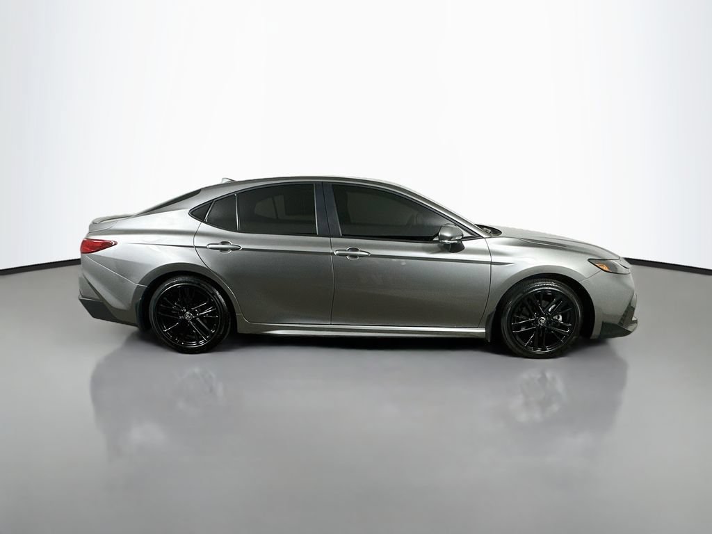 Used 2025 Toyota Camry SE FWD image 7