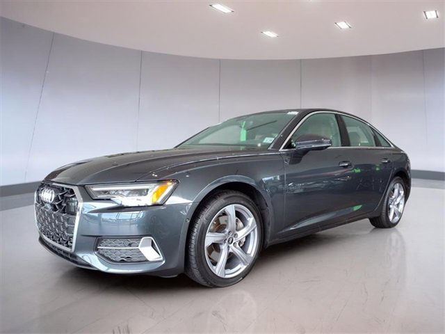 Used 2025 Audi A6 Premium Plus w/ Premium Plus Package image 4