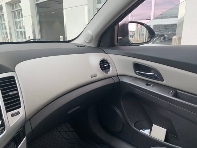 Used 2016 Chevrolet Cruze LS FWD image 9