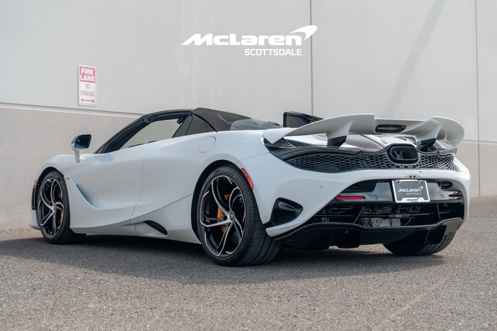 Used 2026 McLaren 750S Spider RWD image 5