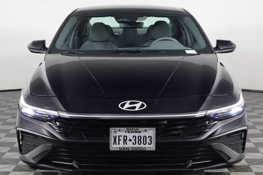 Used 2024 Hyundai Elantra SEL FWD image 2