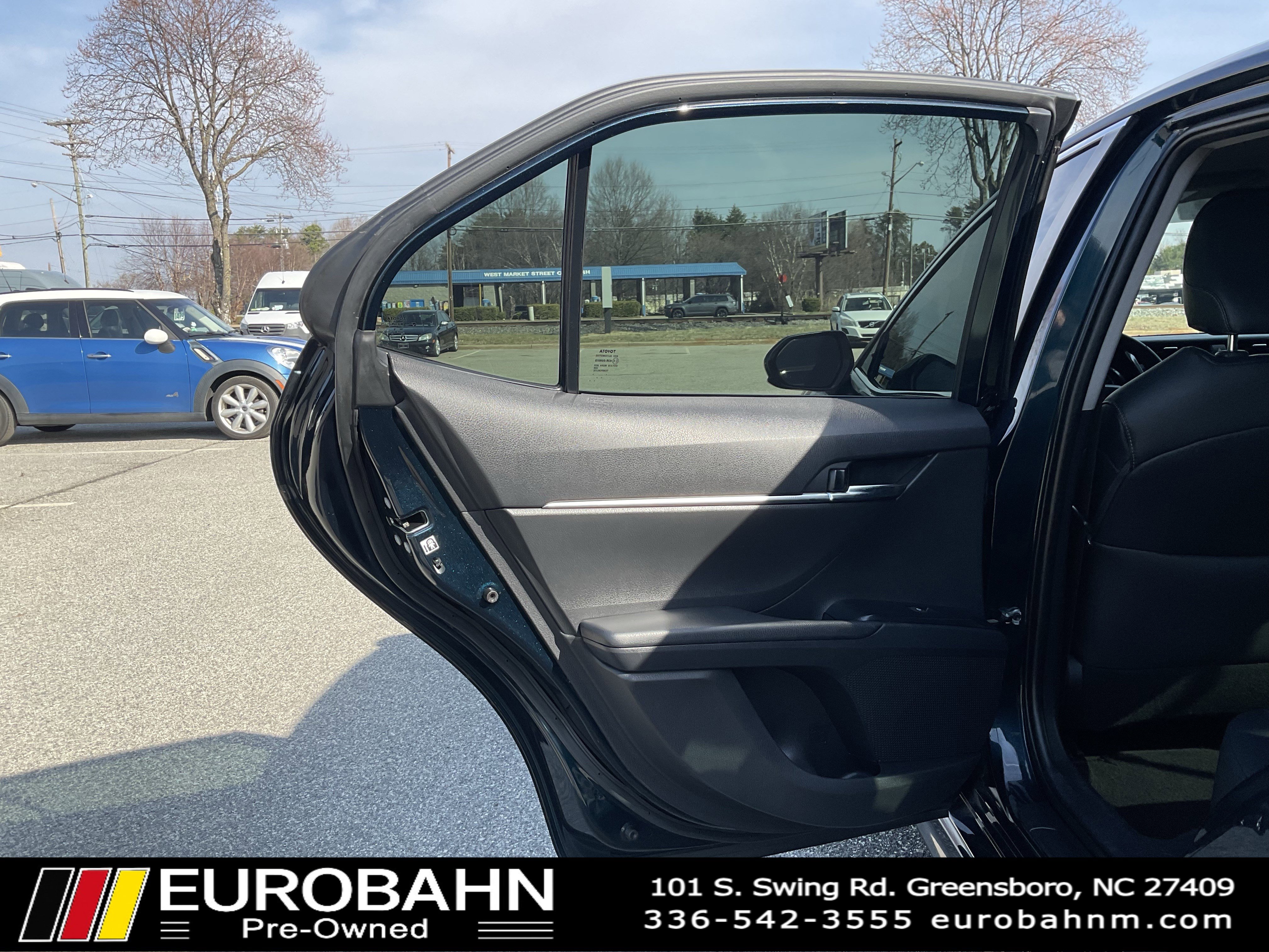 Used 2019 Toyota Camry SE image 11