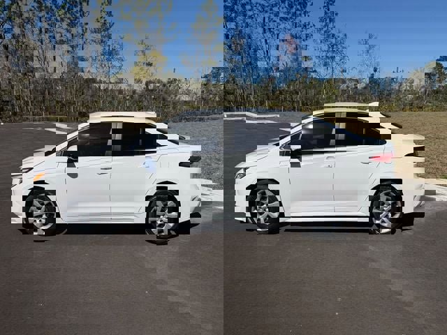 Used 2025 Toyota Corolla LE image 2