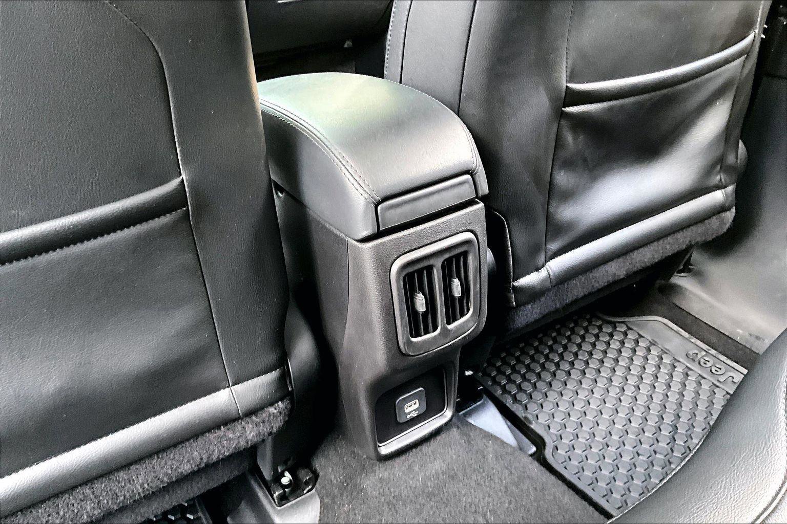 Used 2020 Jeep Compass Altitude image 33