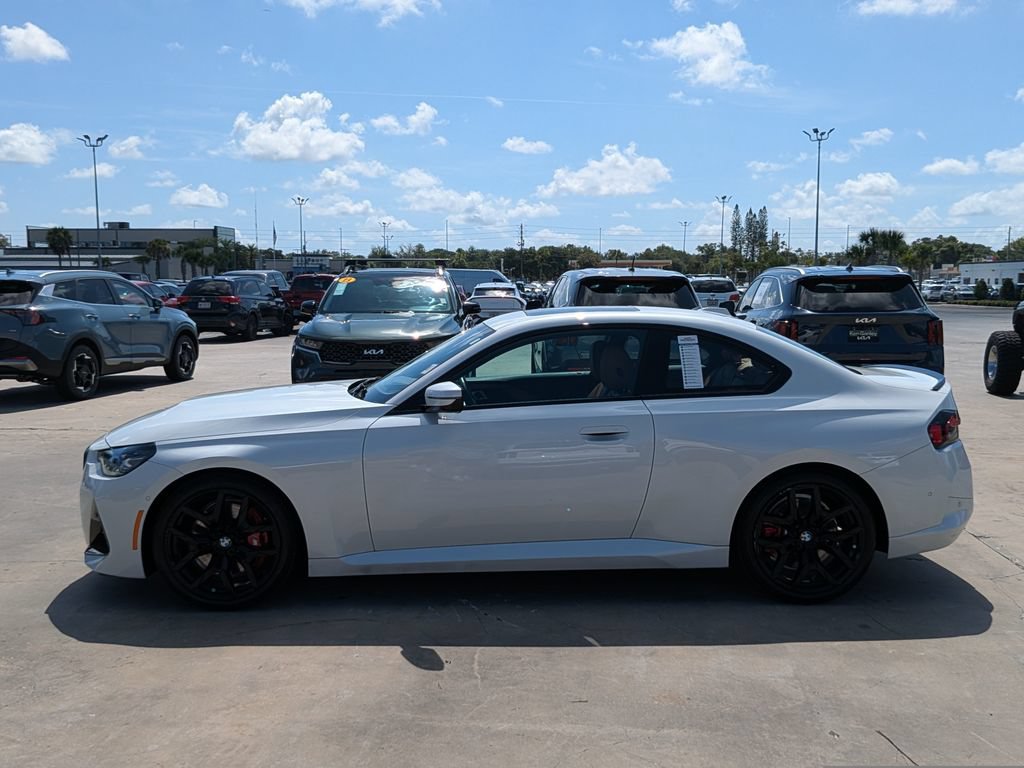 Used 2025 BMW 230i Coupe w/ M Sport Package RWD image 5