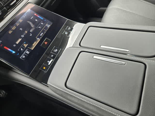 Used 2025 INFINITI QX80 Sensory AWD/4WD image 18