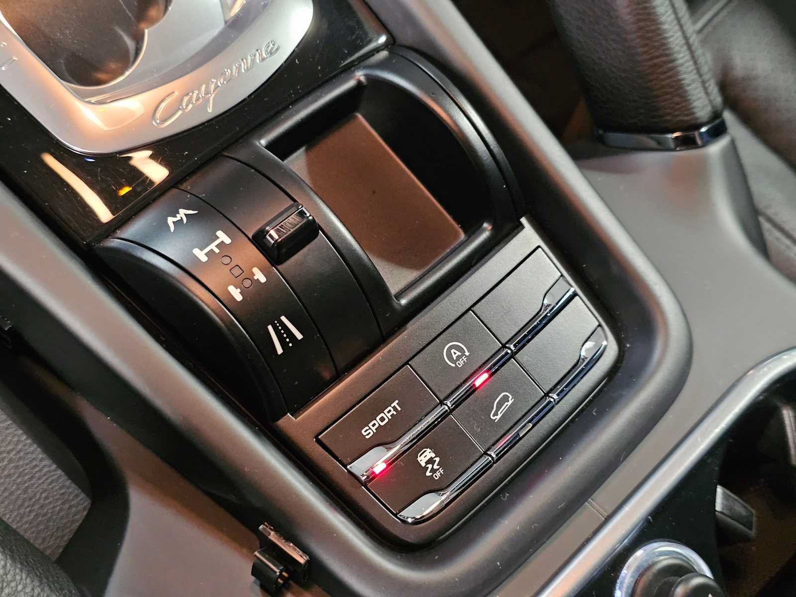 Used 2013 Porsche Cayenne AWD/4WD image 19
