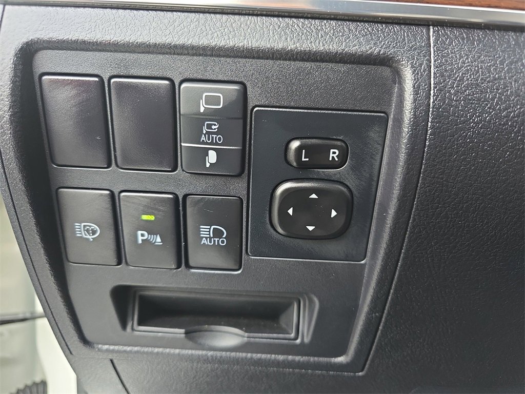 Used 2021 Toyota Land Cruiser image 26